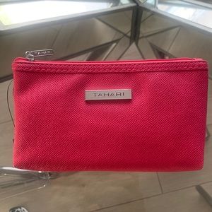 Tahari cosmetic case Pink color. NWOT.